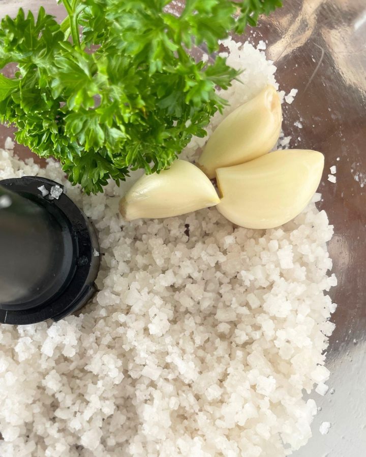 Garlic Parsley Salt - CookinUpLife