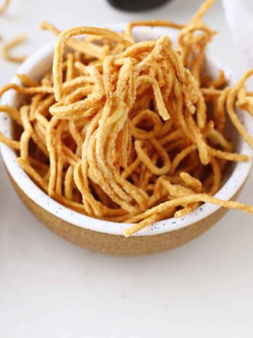 Featured Image of Air Fryer Crispy Noodles