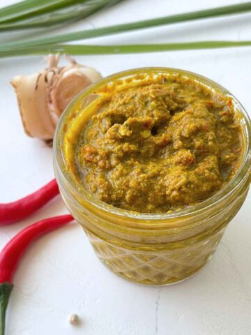 Featured Image of Yellow Curry Paste